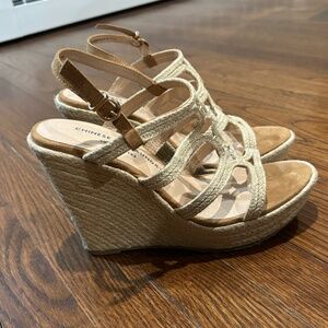 Chinese Laundry Wedges